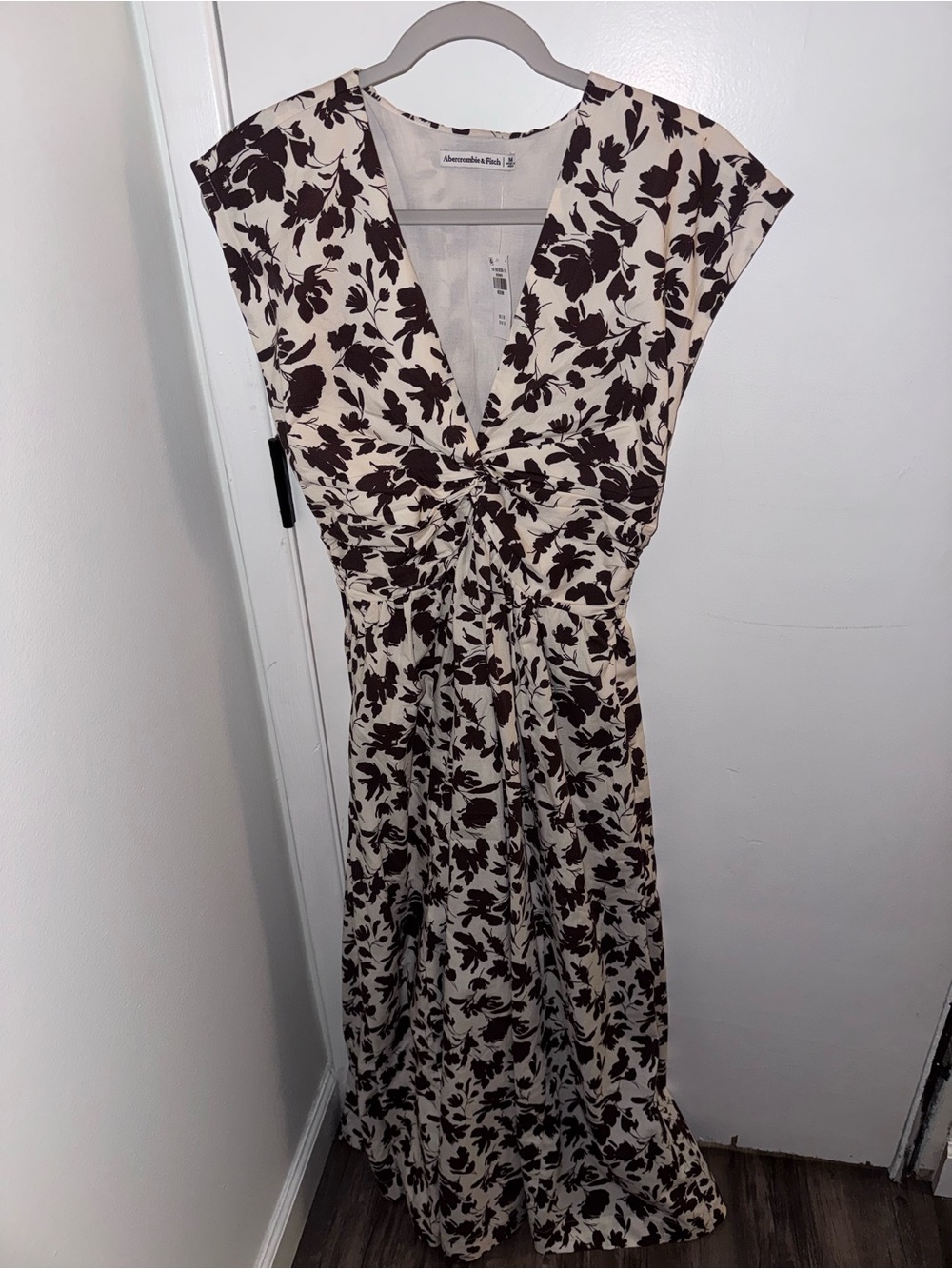 NWT Abercrombie & Fitch Twist-Front Floral Brown and Cream